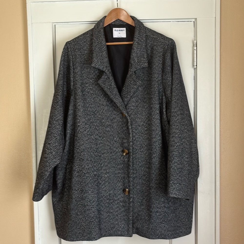 Old Navy dress coat. Size 3x. Navy blue tweed with blue lining.
